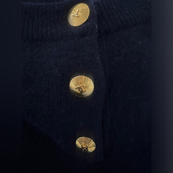Vintage Chanel navy cashmere sweater - Picture 8 of 10